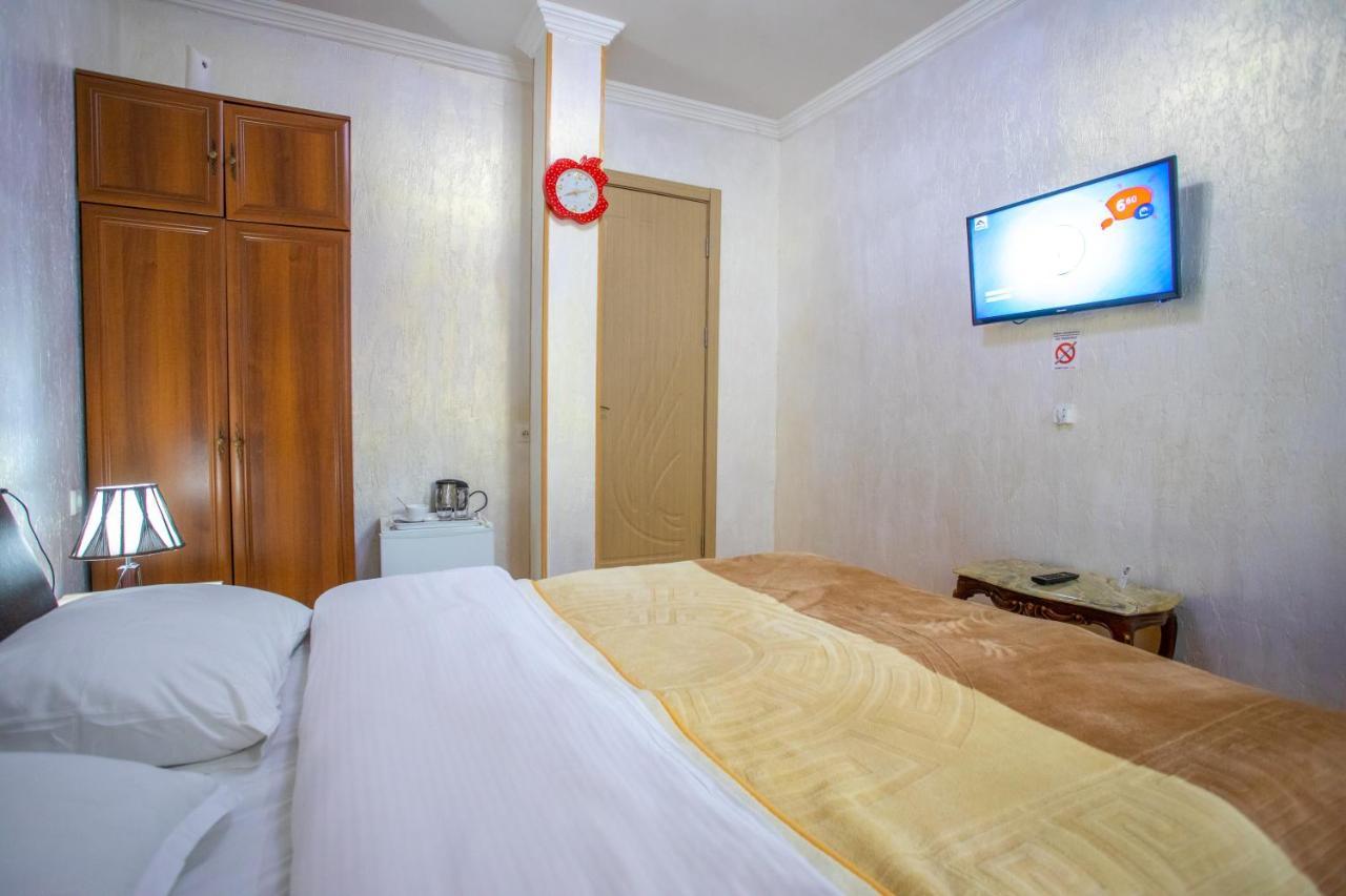 Hotel Mkudro Kutaisi Exteriör bild