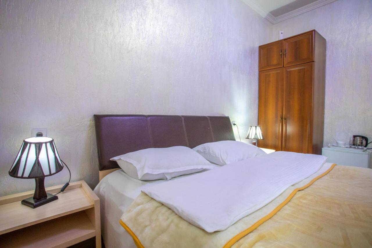 Hotel Mkudro Kutaisi Exteriör bild