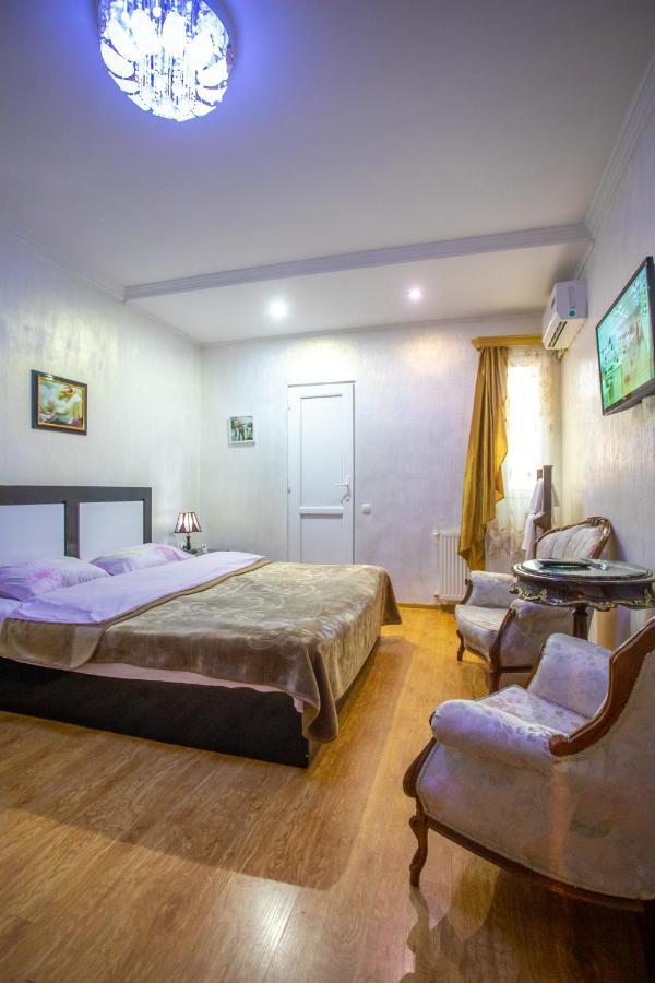 Hotel Mkudro Kutaisi Exteriör bild