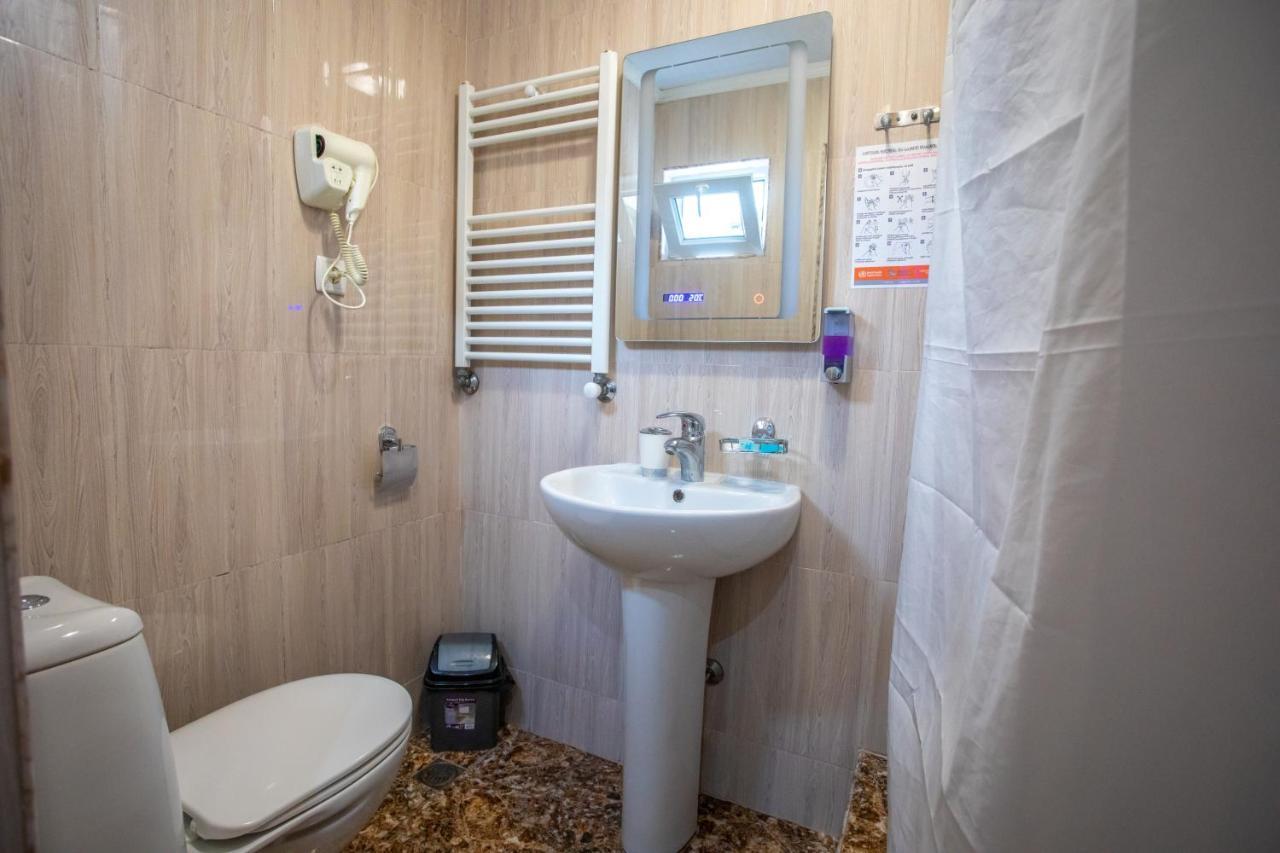 Hotel Mkudro Kutaisi Exteriör bild