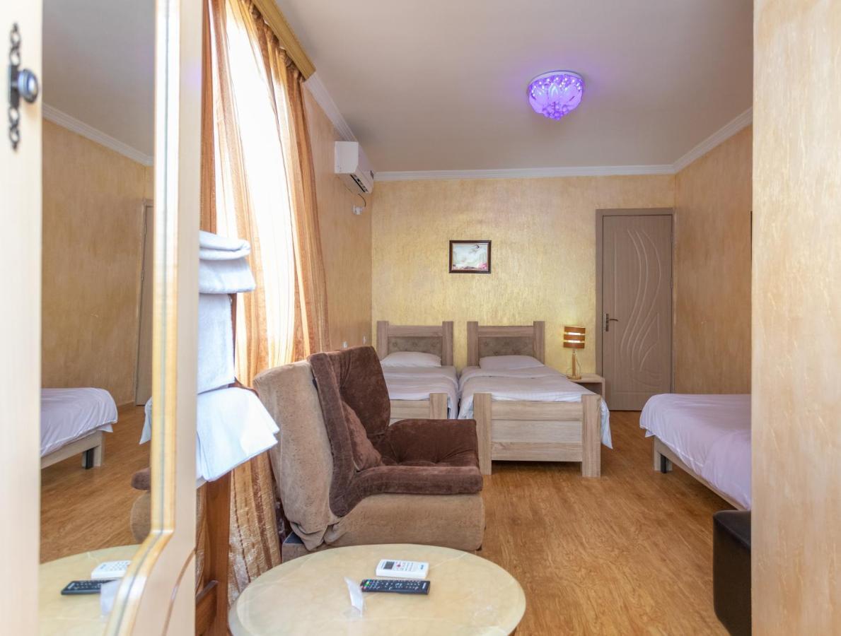 Hotel Mkudro Kutaisi Exteriör bild