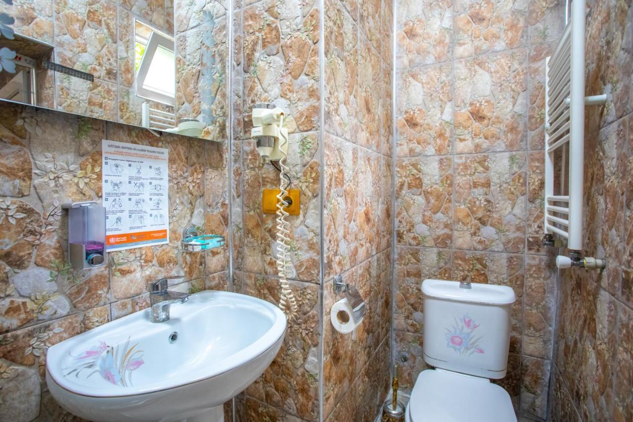 Hotel Mkudro Kutaisi Exteriör bild